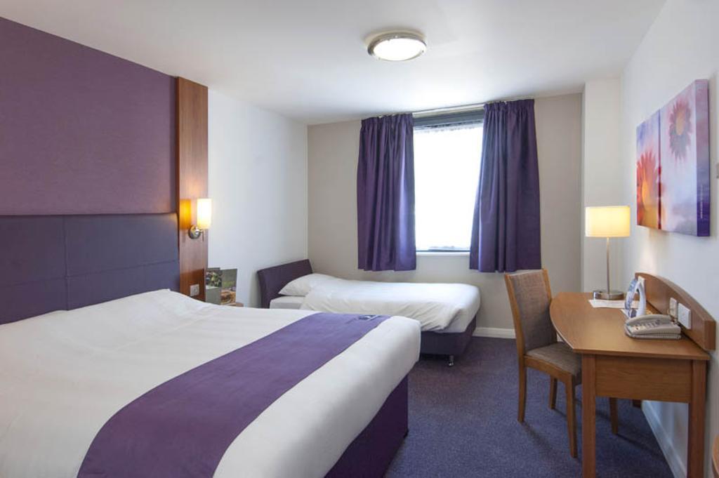 Premier Inn Cobham Cobham  Bilik gambar