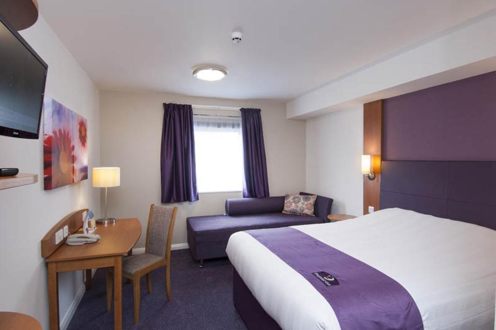 Premier Inn Cobham Cobham  Bilik gambar