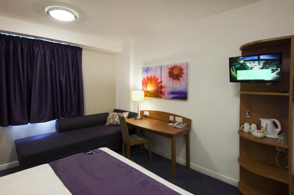 Premier Inn Cobham Cobham  Bilik gambar