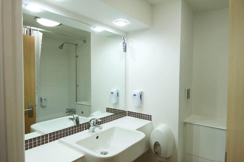 Premier Inn Cobham Cobham  Luaran gambar